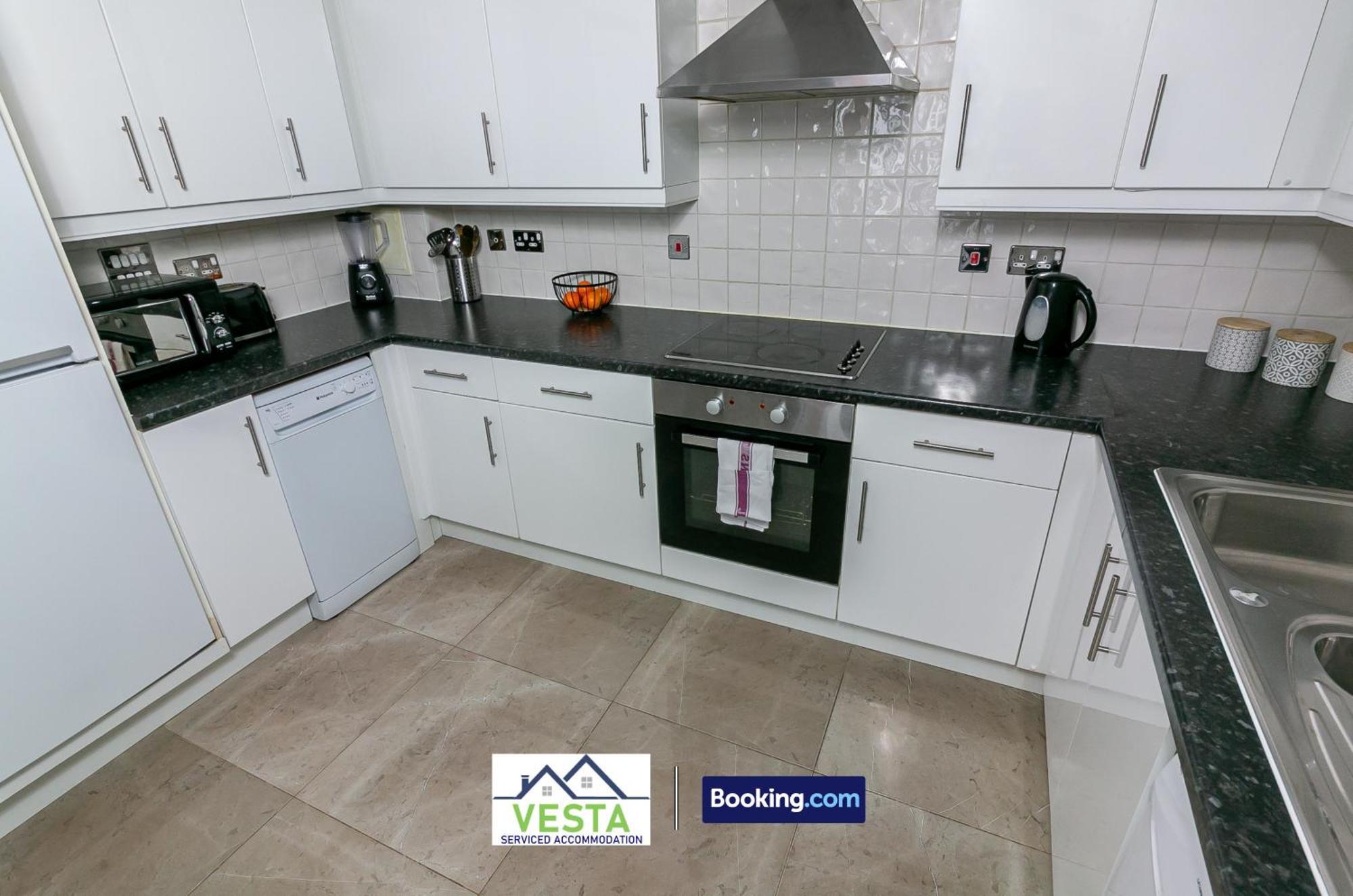 Two Bedrooms Apartment By Vesta Serviced Accommodation & Short Lets Hatfield With Free Wifi Екстериор снимка