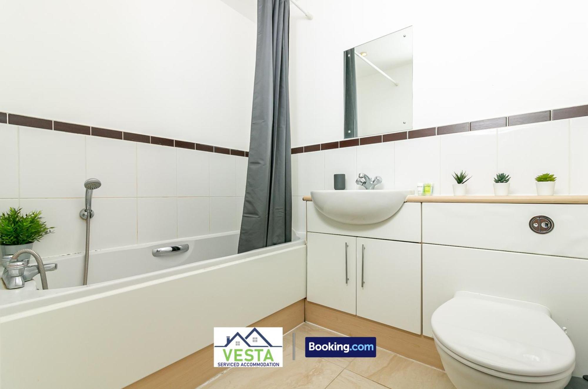 Two Bedrooms Apartment By Vesta Serviced Accommodation & Short Lets Hatfield With Free Wifi Екстериор снимка
